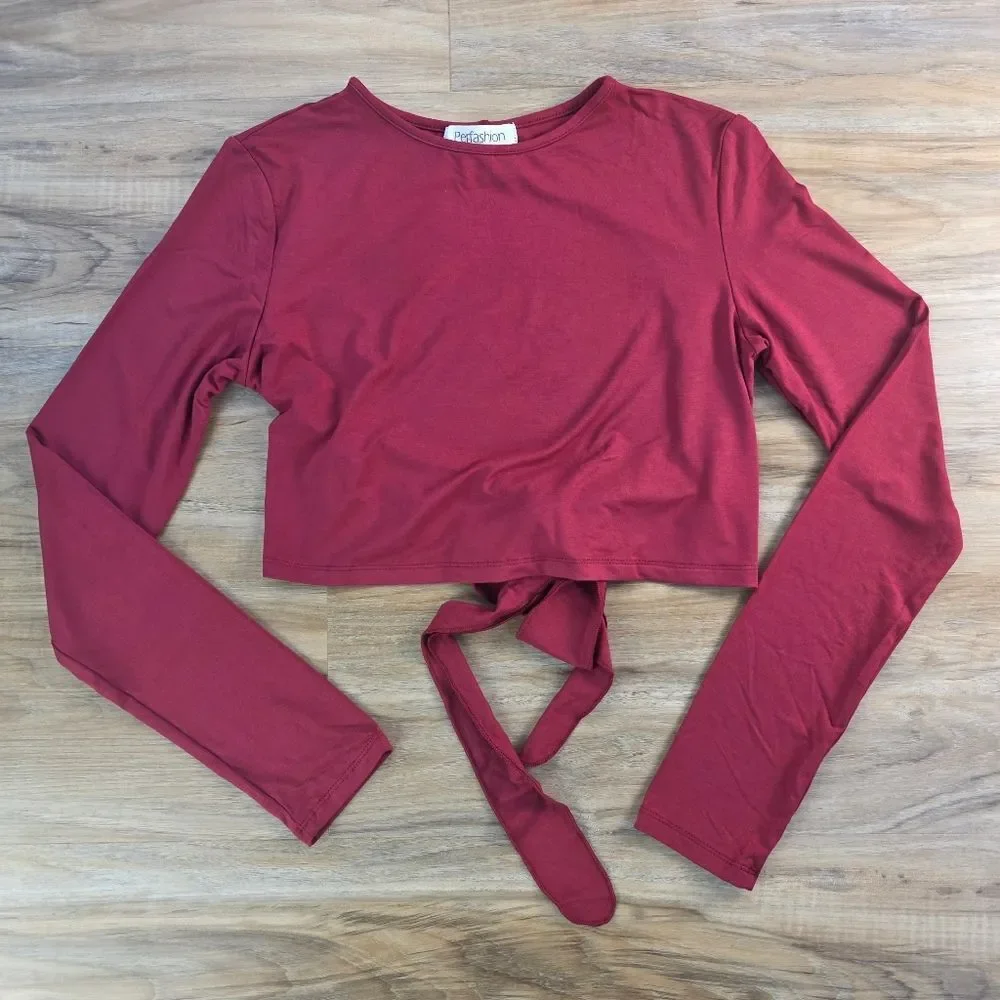 ☔️🩵⏭️NWT Burgundy Open Back Crop Long Sleeve Top Medium
